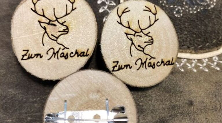 Maschal - Echtholzbuttons / Schülerfirma