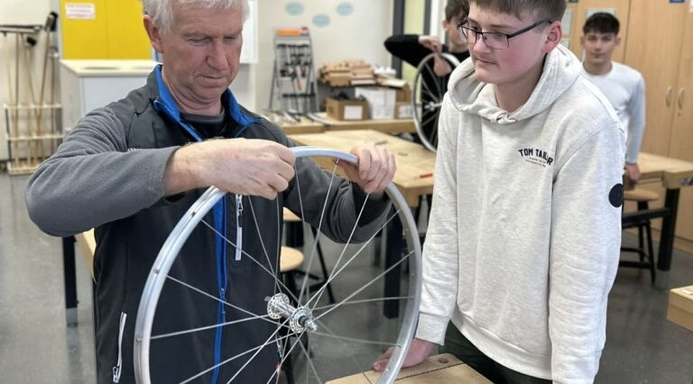 Radlwerkstatt, Zweiradmechaniker